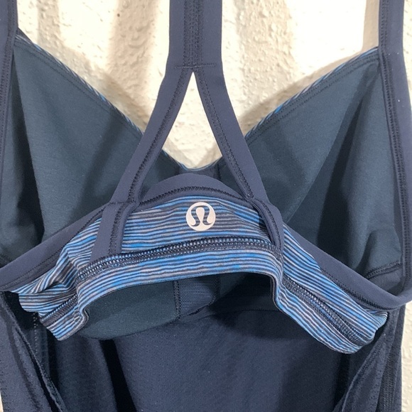 Lululemon CYB Yoga Navy Blue Tank With Attached Bra size M - Picture 4 of 8